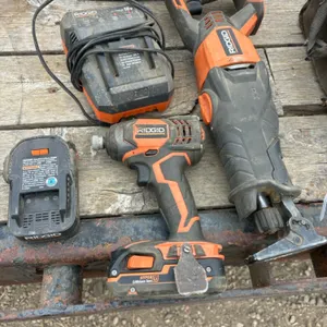 Rigid recip saw and impact set / 2 batteries 1 charger