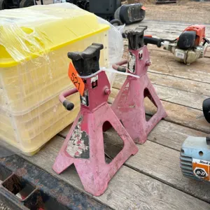 2 jack stands