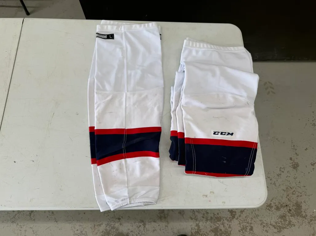 (5) CCM Hockey Pants (Size L)