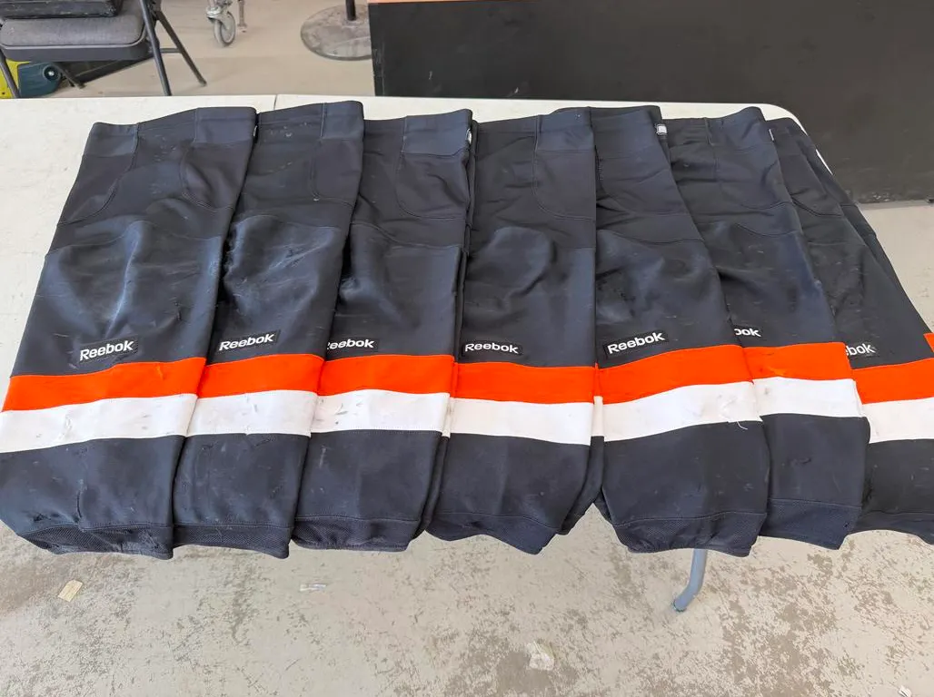 (7) Reebok Hockey Socks (Size L) - (1) Lone Sock