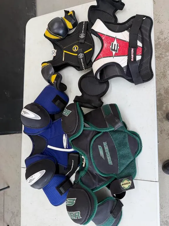 (4) Youth Hockey Shoulder Pads (Assorted Brands & Sizes)