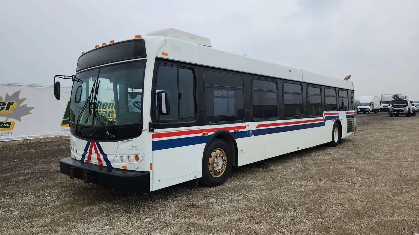 2007 New Flyer Restyled Low Floor S/A 40 Passenger Wheelchair Accessible Bus
