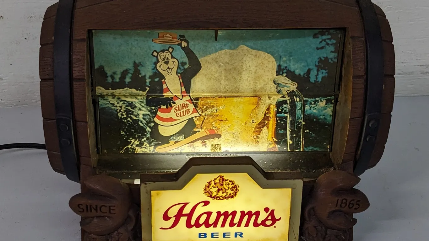HAMMS BEER BARREL FLIPPER LIGHTED SIGN