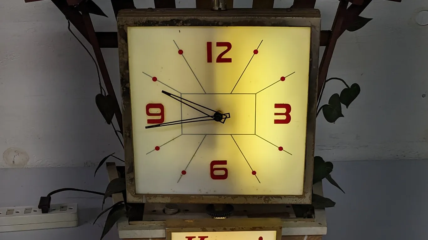 HAMMS BEER ROTATING LIGHTED CLOCK SIGN