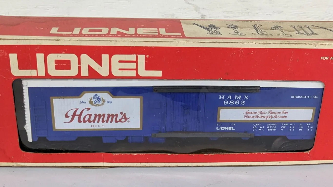 HAMMS BEER LIONEL TRAIN BOX CAR "HAMMS BILLBOARD REEFER" 6-9862