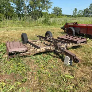 14’ Harrogator - 2’ manual fold wings - Hyd. lift