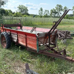 13A New Idea Rear Discharge Spreader