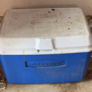 Rubbermaid Cooler