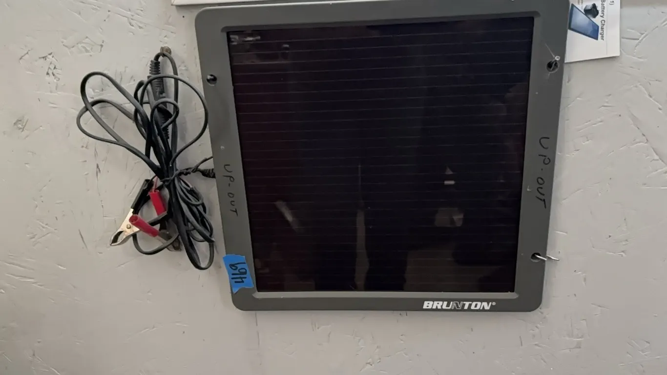 BRUTON SOLAR BATTERY CHARGER