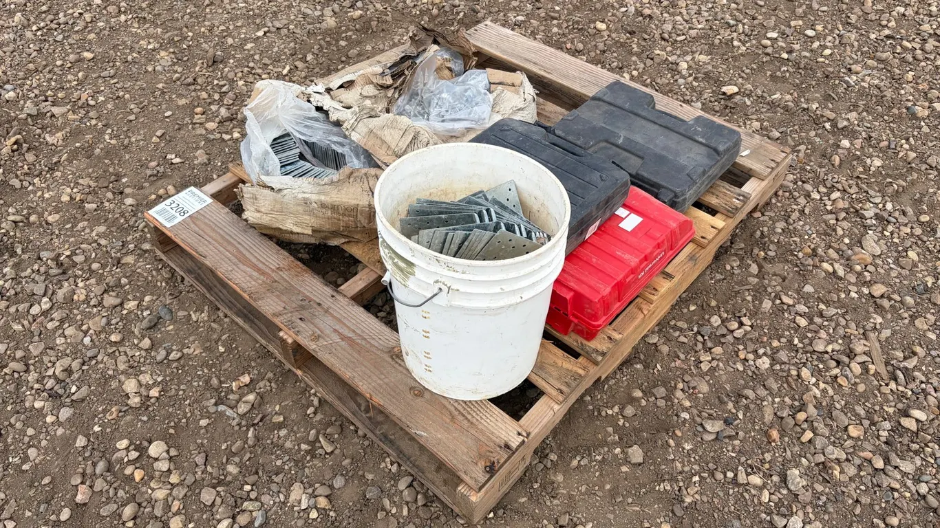 Qty of Assorted Burmon Roof Truss/Rafter to Top Plate Connections