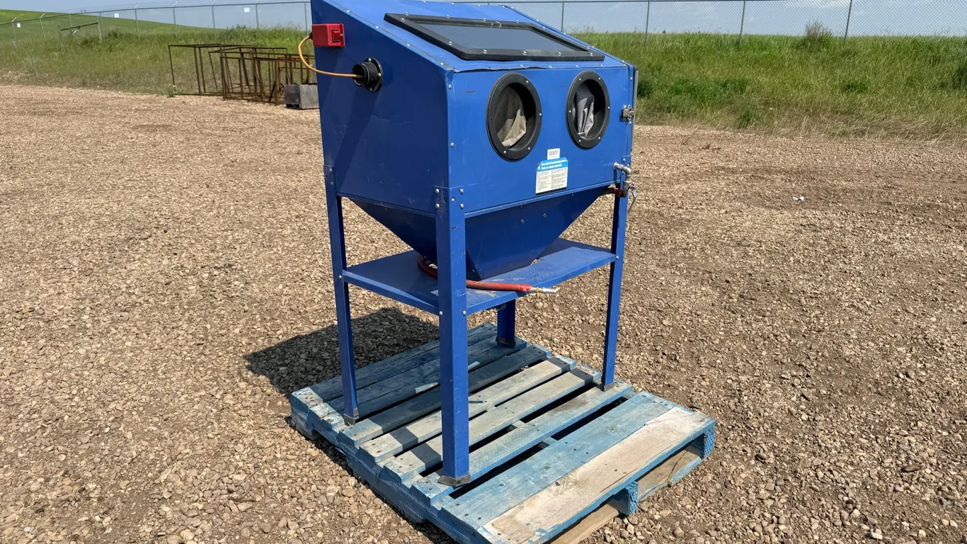 Power Fist Sandblasting Cabinet
