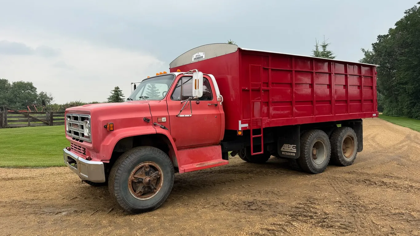 1981 GMC 7000 T/A Grain Truck