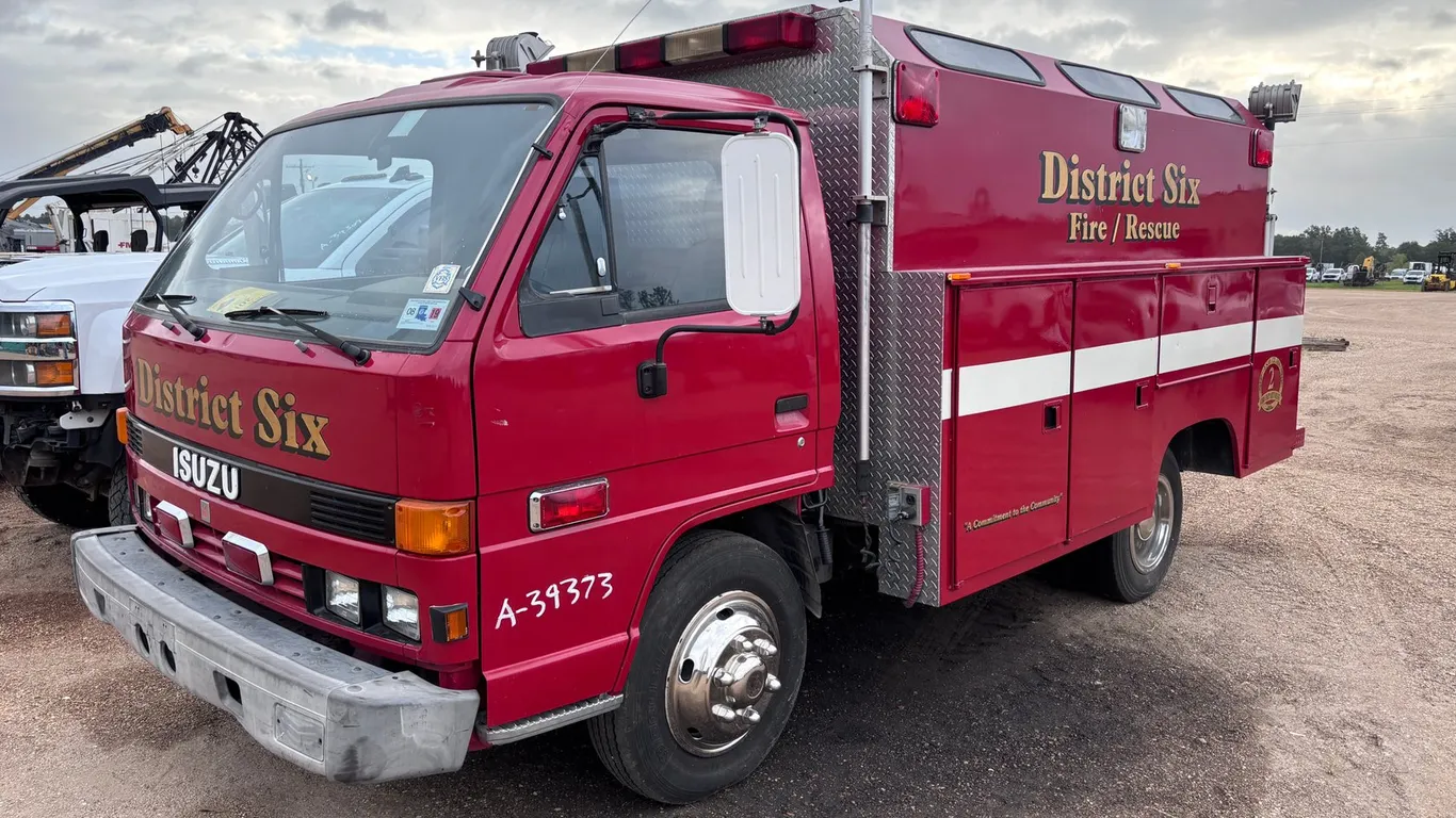 ISUZU NPR FIRETRUCK | FOR PARTS/REPAIRS| TITLE DELAY