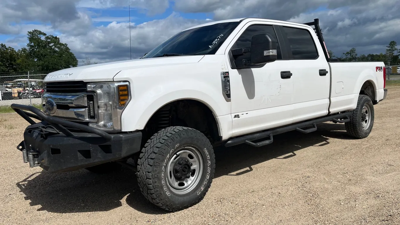 2018 FORD F-250 PICKUP TRUCK