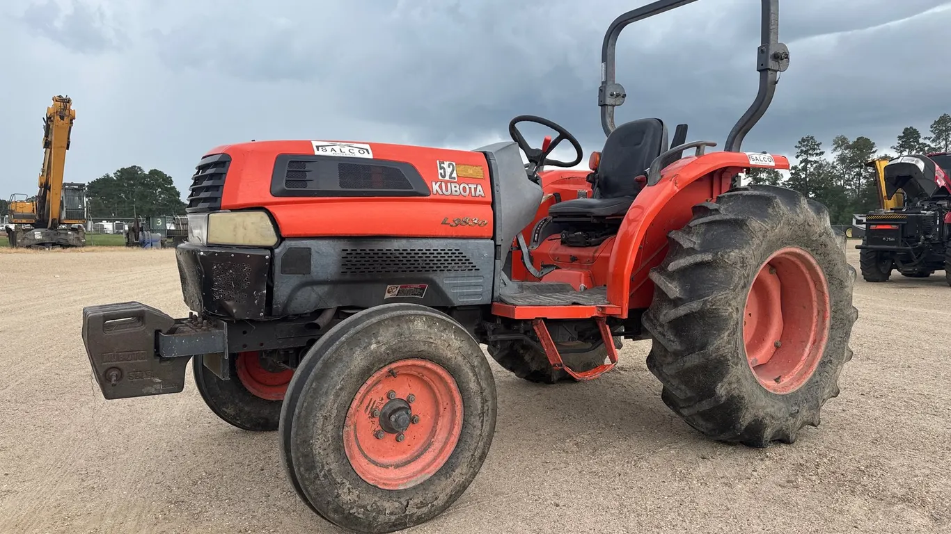 KUBOTA L3830 TRACTOR