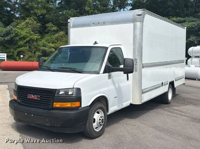 2021 GMC Savana box truck