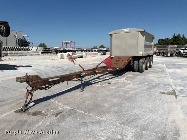 2016 Cornhusker 800 end dump pup trailer