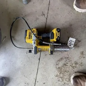 DeWalt Battery Op Grease Gun 20V w/Battery