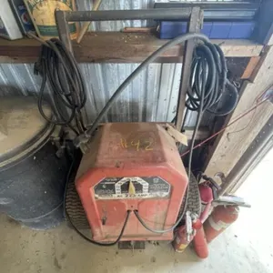 Lincoln AC 225 Lincwelder w/Stand