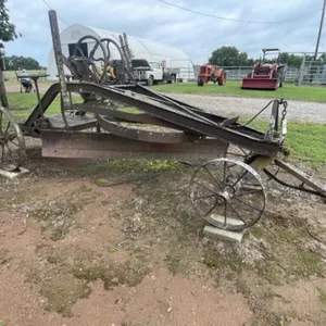 Iron Wheeled Road Grader