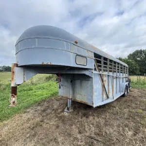 Gooseneck Cattle Trailer w/2 Divider Gates
