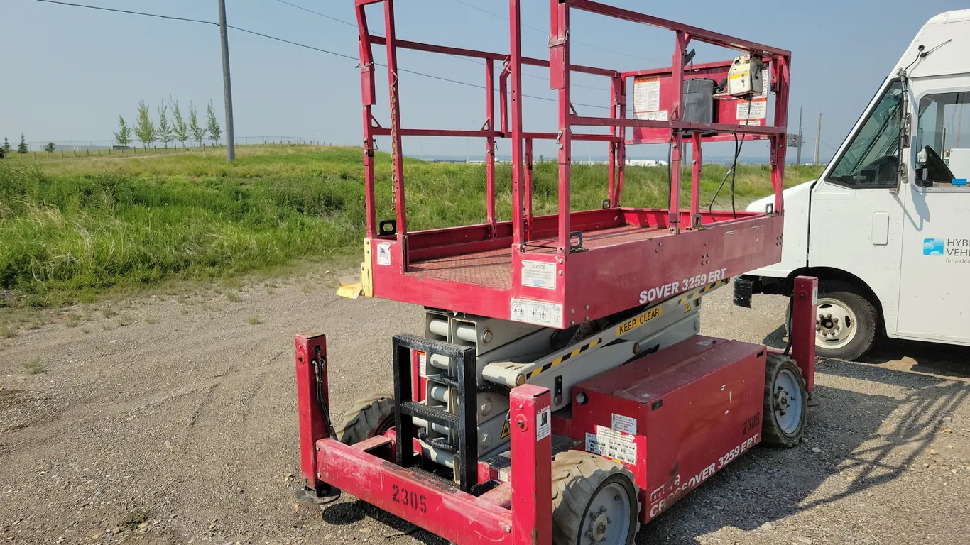 Non-Operable 2015 MEC J3259 ERT 500 LBS Scissor Lift