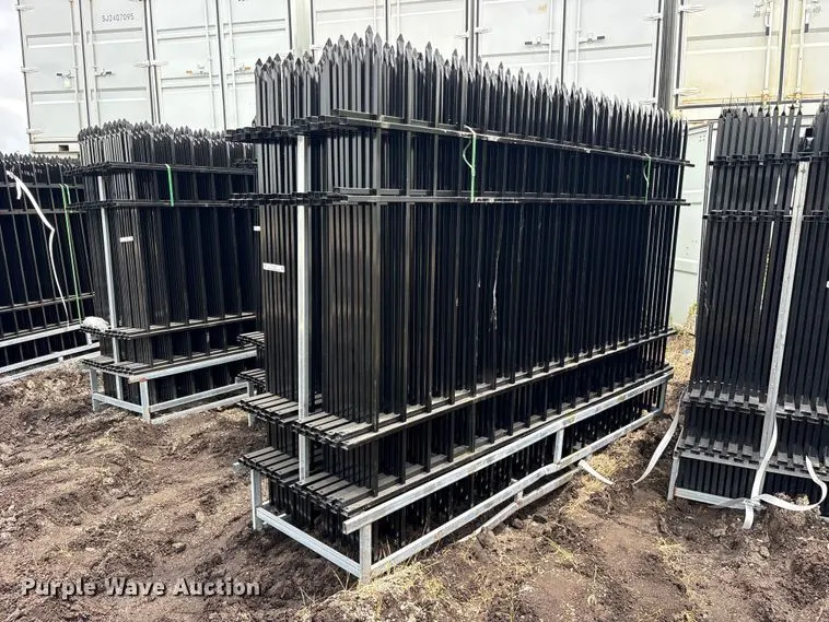 (22) Valley Pioneer F10 fence panels