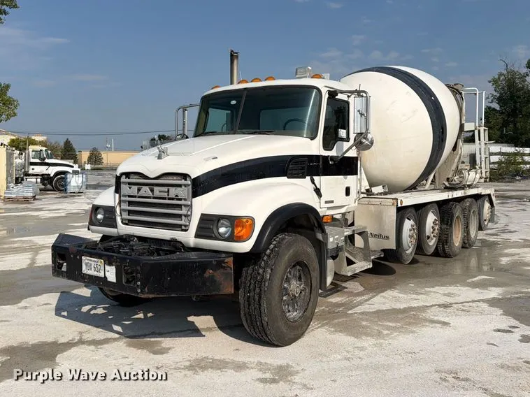 2005 Mack Granite CV713 ready mix truck