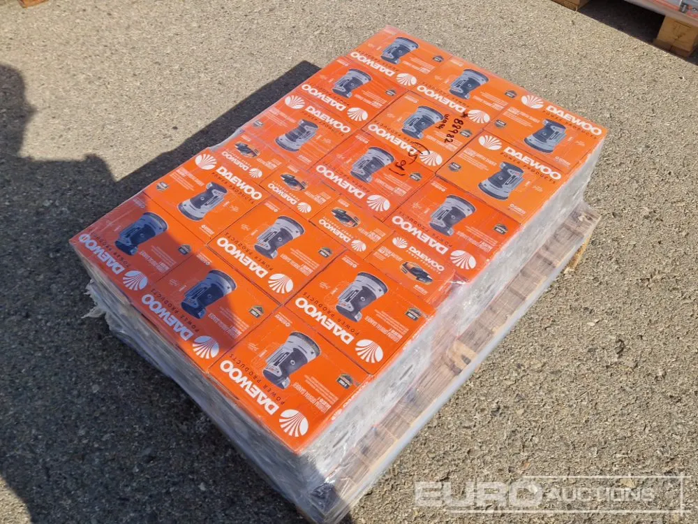 Unused Daewoo Set of DLOS18-1 Orbital Sander (15 of) + + DALB20-1 Lithium Battery (12 of)