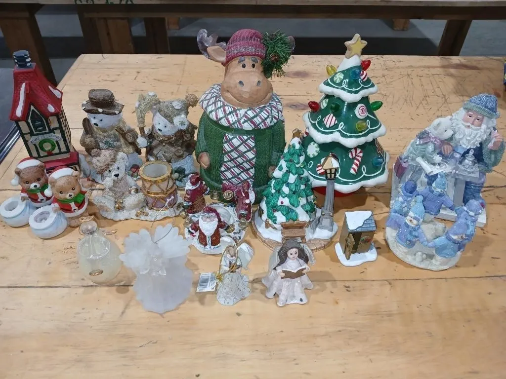 Christmas ceramic bundle. Moose cookie jar,