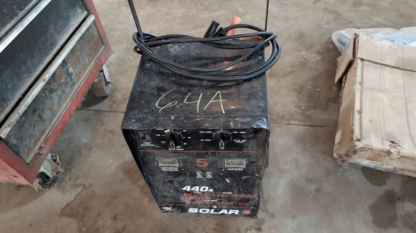 BATTERY CHARGER