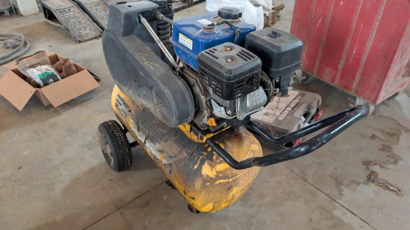 AIR COMPRESSOR
