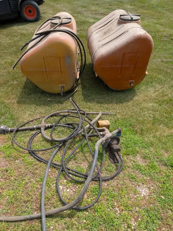 SADDLE TANKS