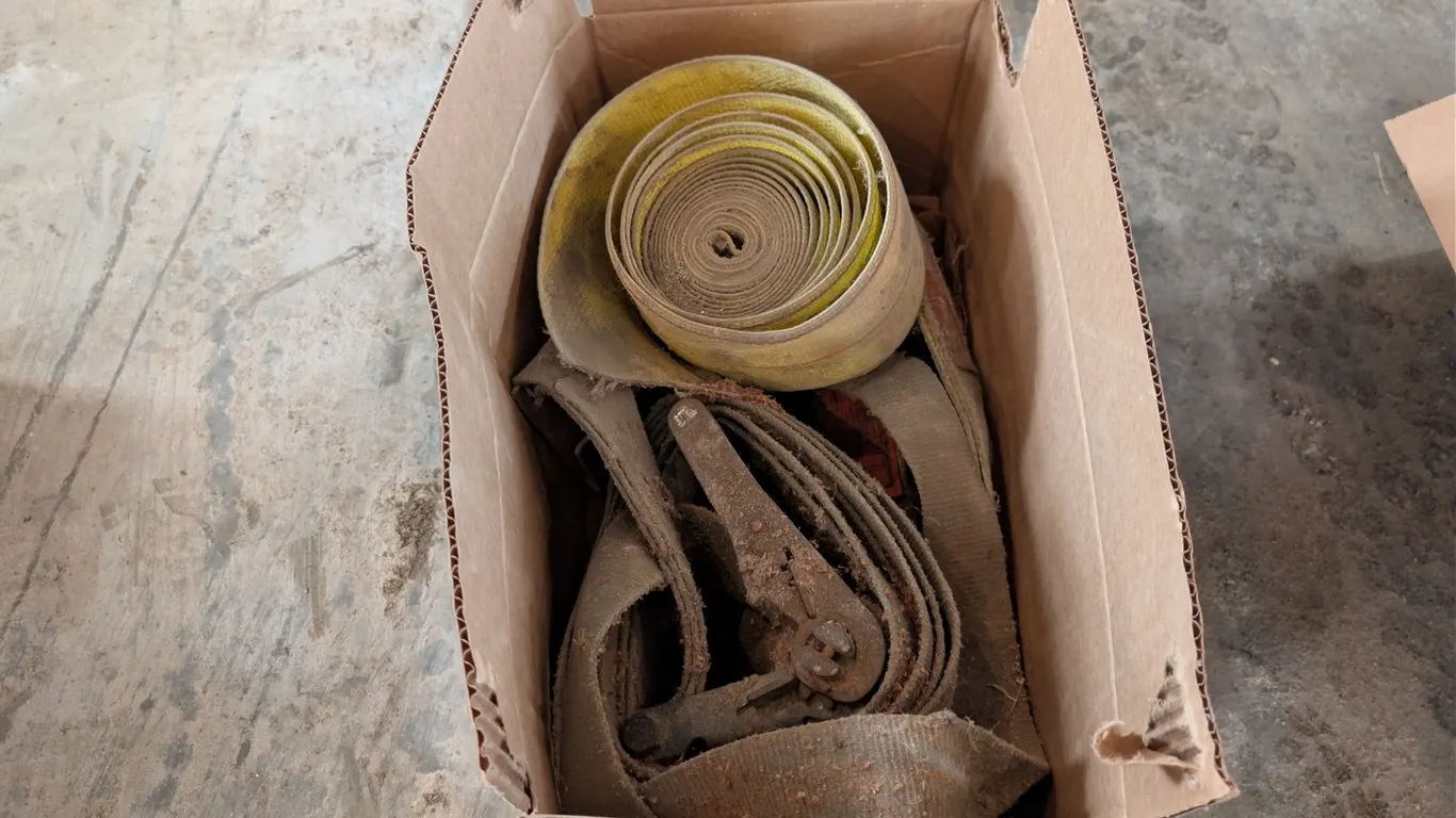 TIE DOWN STRAPS