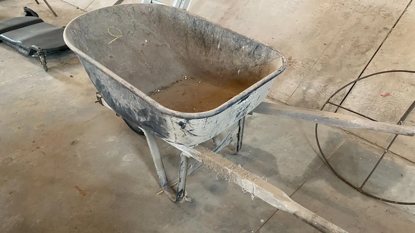 WHEELBARROW
