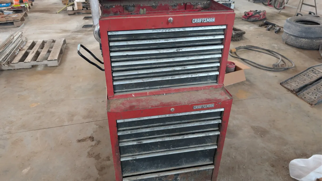 TOOL CHEST