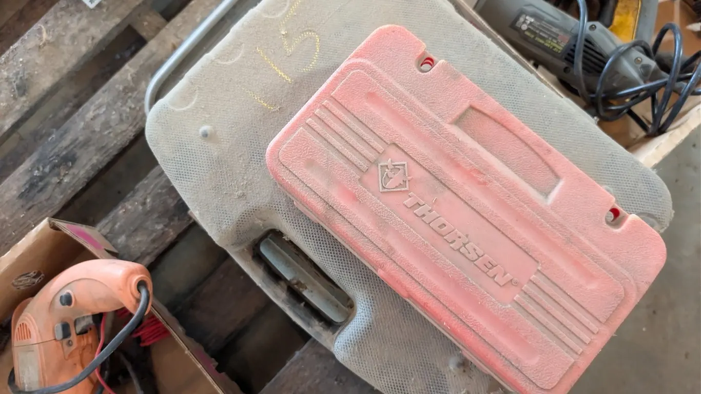 IMPACTS/SOCKETS