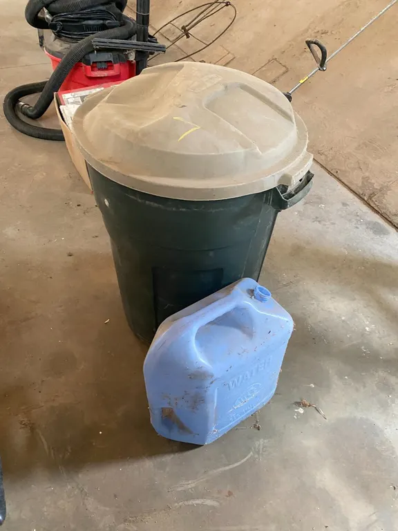WATER CAN/GARBAGE CAN