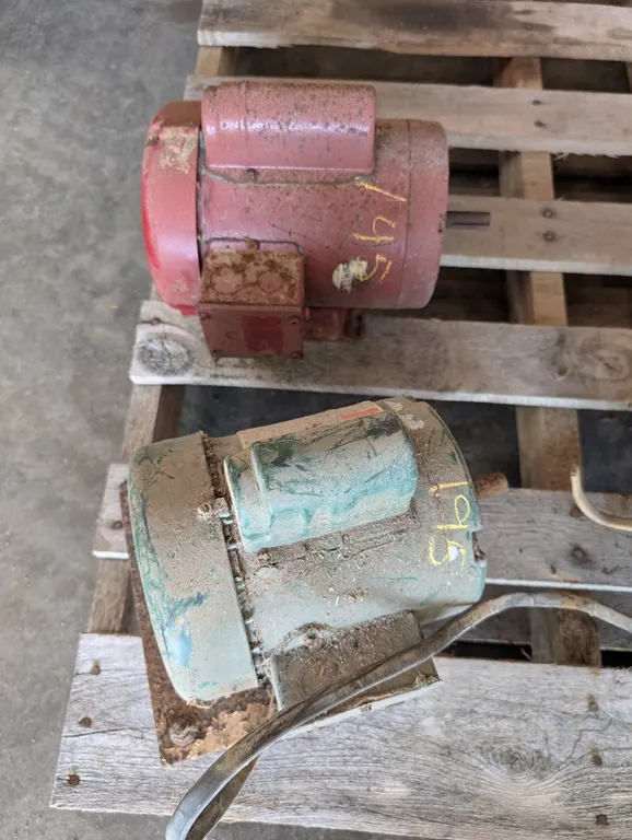 MOTORS