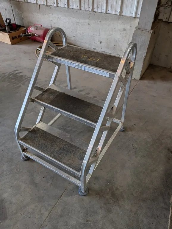 STEP STOOL