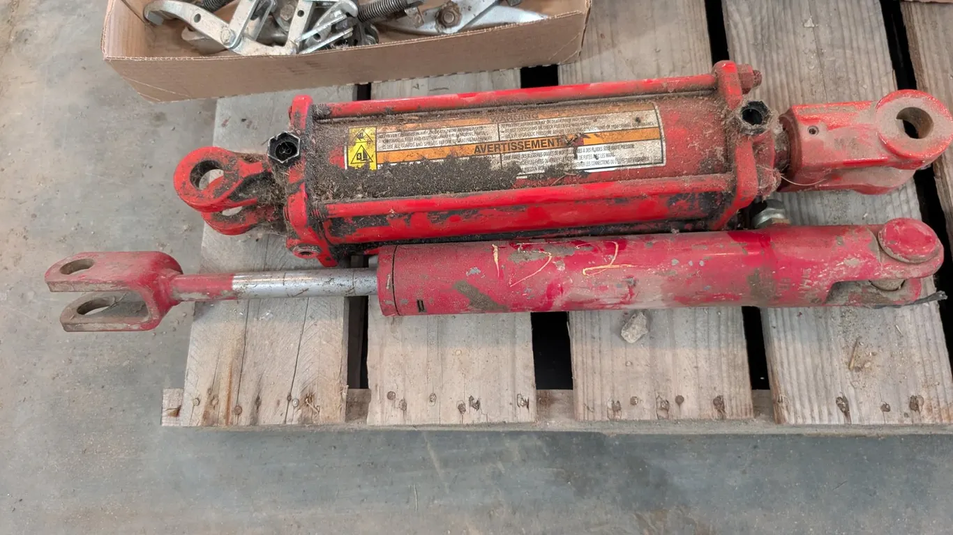 HYDRAULIC CYLINDERS