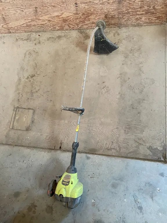 WEED TRIMMER