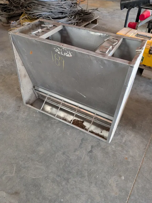 HOG FEEDER