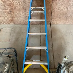 STEP LADDER