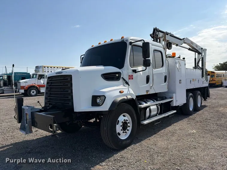 2016 Freightliner 108SD Crew Cab crane truck