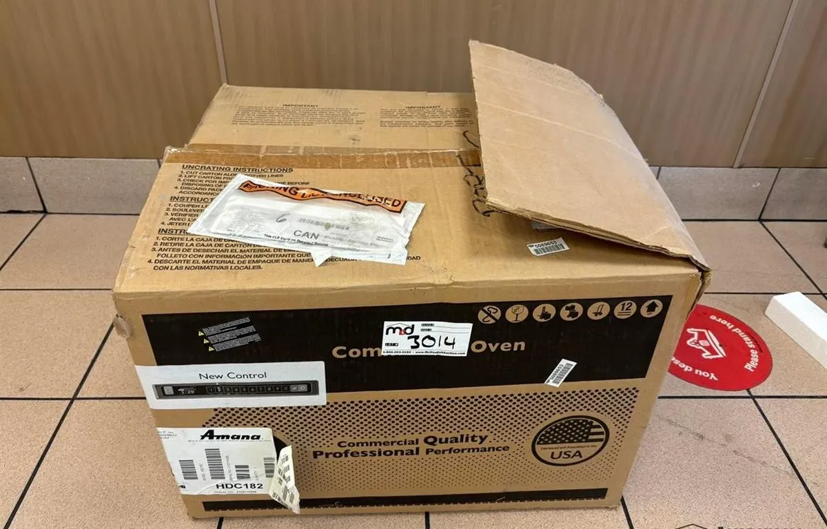 Amana HDC182 Commercial Microwave Oven
UNRESERVED
