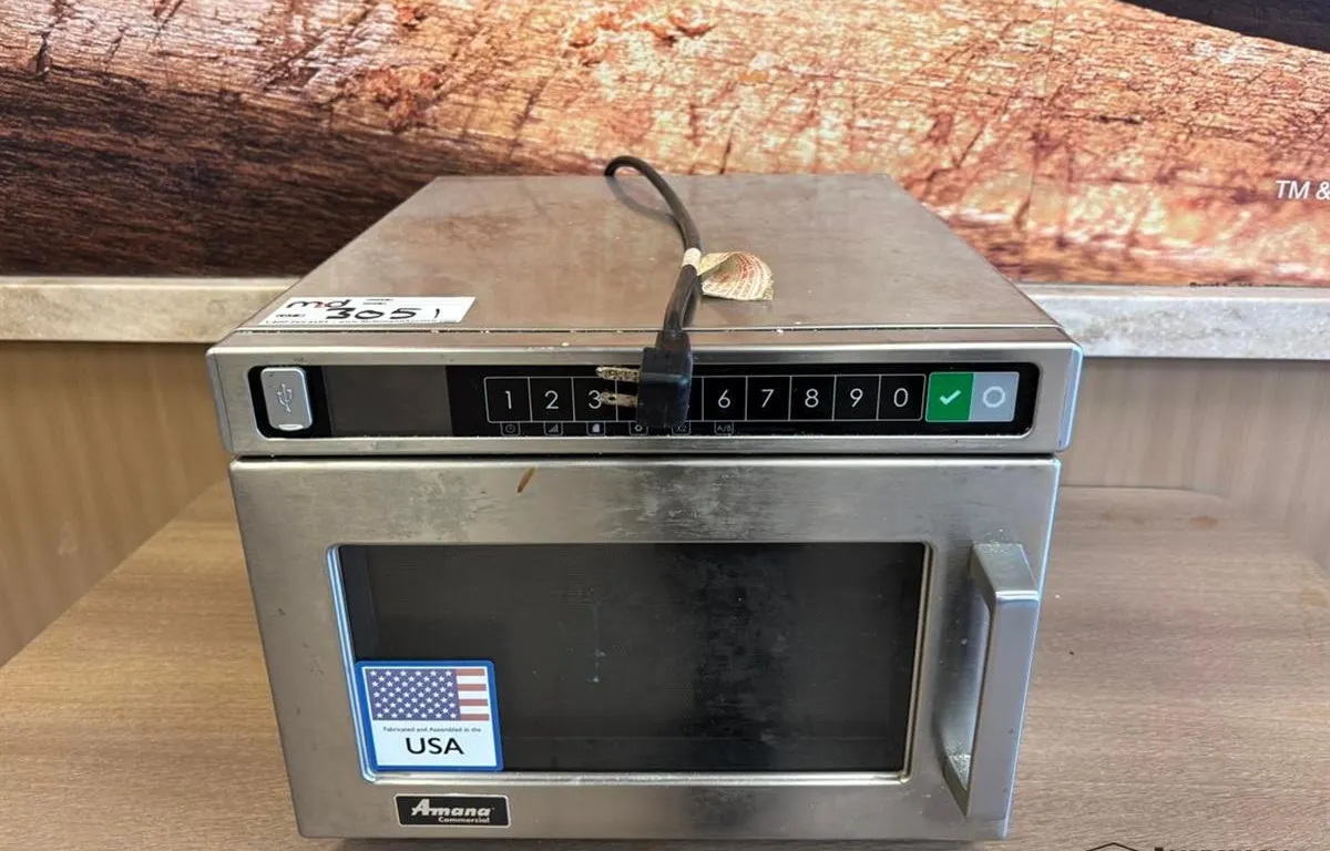Amana HDC182 Commercial Microwave Oven
UNRESERVED