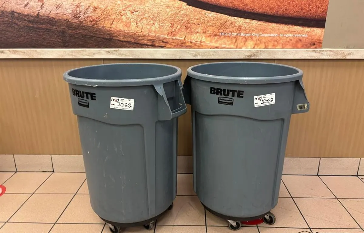 Rubbermaid Brute Rolling Trash Cans, Pair
UNRESERVED