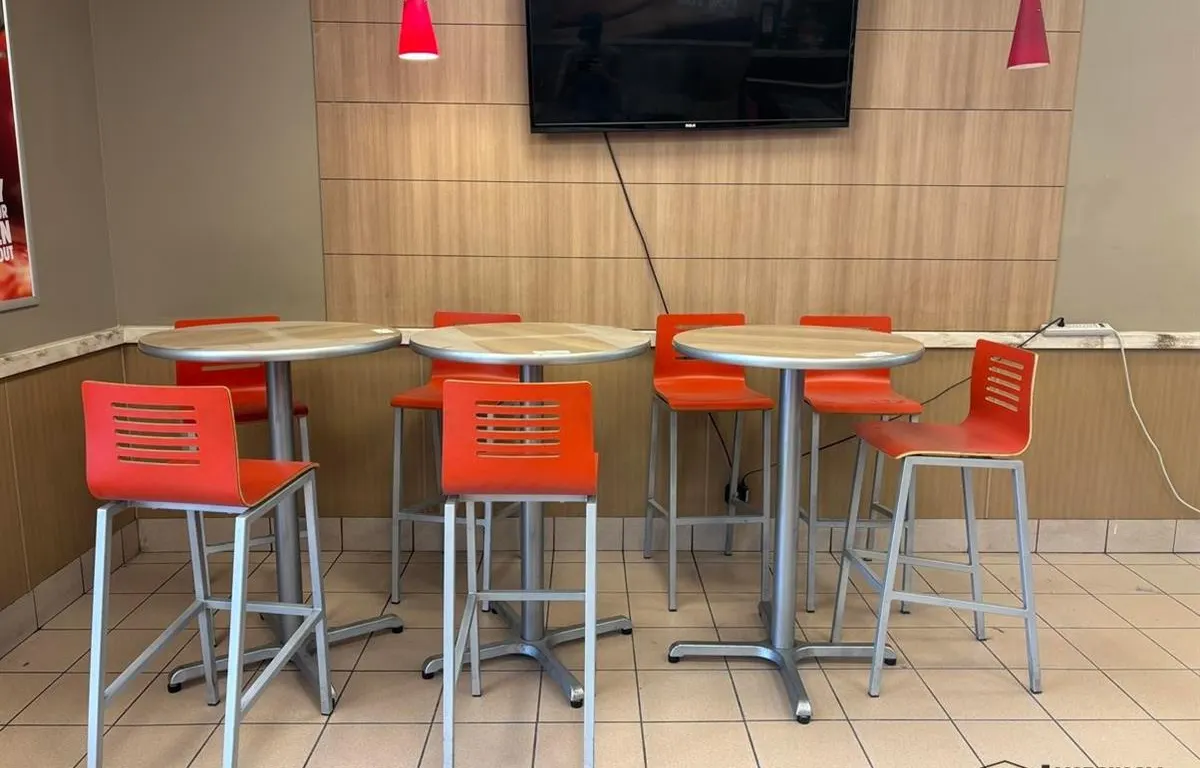 Round Bar Tables w/ Red Bar Chairs
UNRESERVED