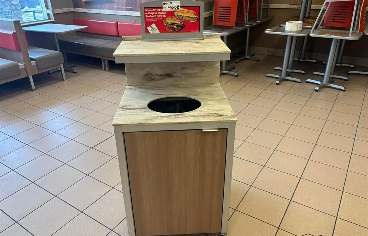 Restaurant Waste Cabinet w/ Bin
UNRESERVED